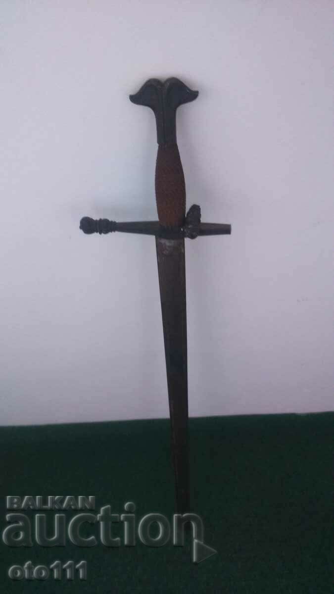 OLD DECORATIVE SWORD, SWORD - 7 OLD DECORATIVE SWORD, SWORD - 7