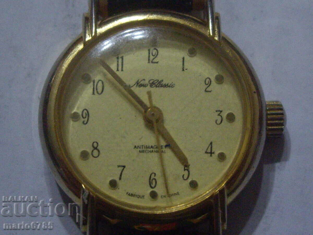 Παλιό γυναικείο μηχανικό ρολόι "New classic"