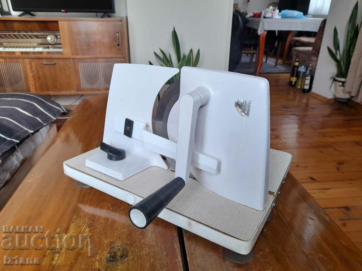 Auction  Old bread slicer, sausage, cutter