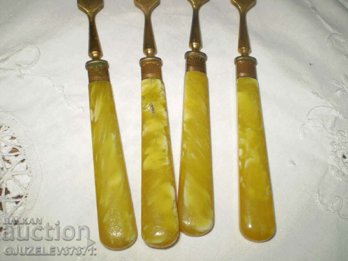 Delivery of 19th century 4 brass fruit forks