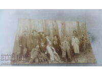 Fotografie Ofițer Sadovetse bărbați și femei în pădure 1912