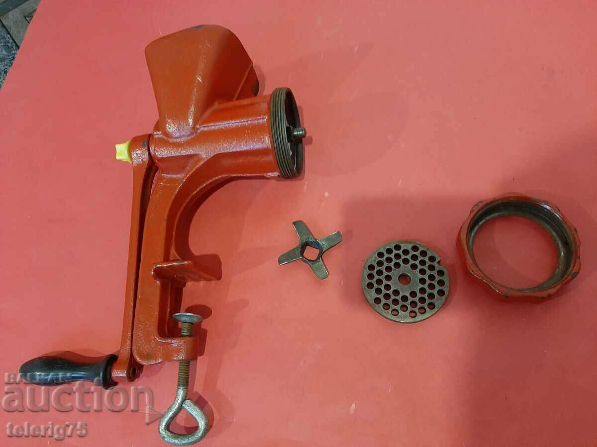 Romanian Enameled Meat Grinder Tomatoes No.10 with price 37.00 BGN | € 18.92 Romanian Enameled Meat Grinder Tomatoes No.10 with price 37.00 BGN | € 18.92