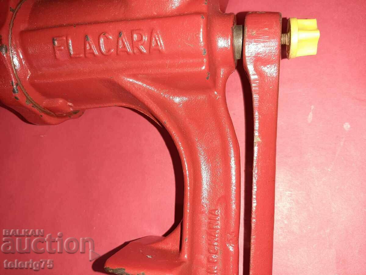 Romanian Enameled Meat Grinder Tomatoes No.10 - 5 Romanian Enameled Meat Grinder Tomatoes No.10 - 5