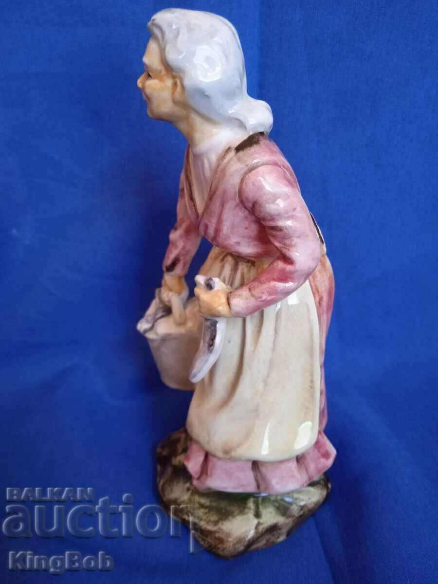 Доставка на ИЗЯЩНА ПОРЦЕЛАНОВА ФИГУРА "ГОСПОЖАТА ОТ РИБНИЯ ПАЗАР" Доставка на ИЗЯЩНА ПОРЦЕЛАНОВА ФИГУРА "ГОСПОЖАТА ОТ РИБНИЯ ПАЗАР"