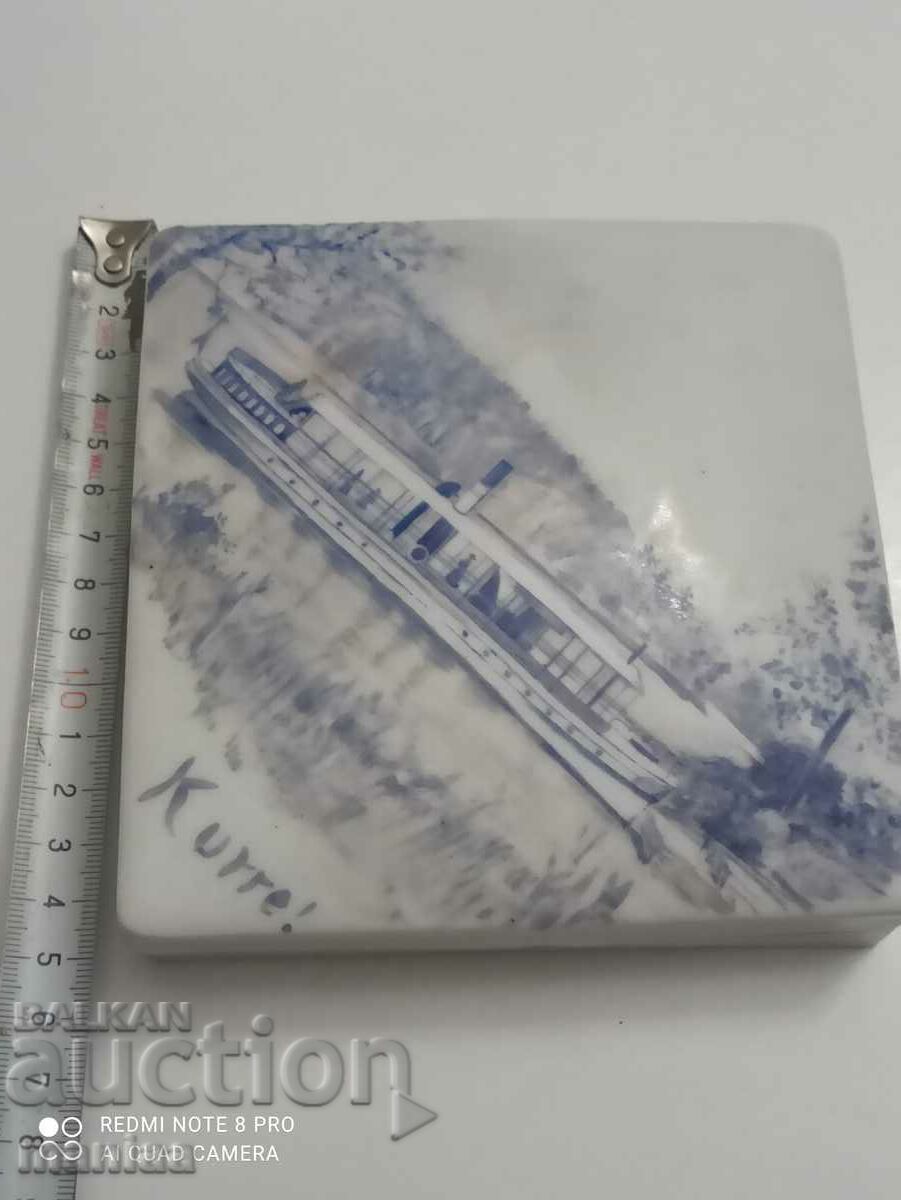 Κουτί από πορσελάνη με τιμή 45.00 BGN | € 23.01 Κουτί από πορσελάνη με τιμή 45.00 BGN | € 23.01