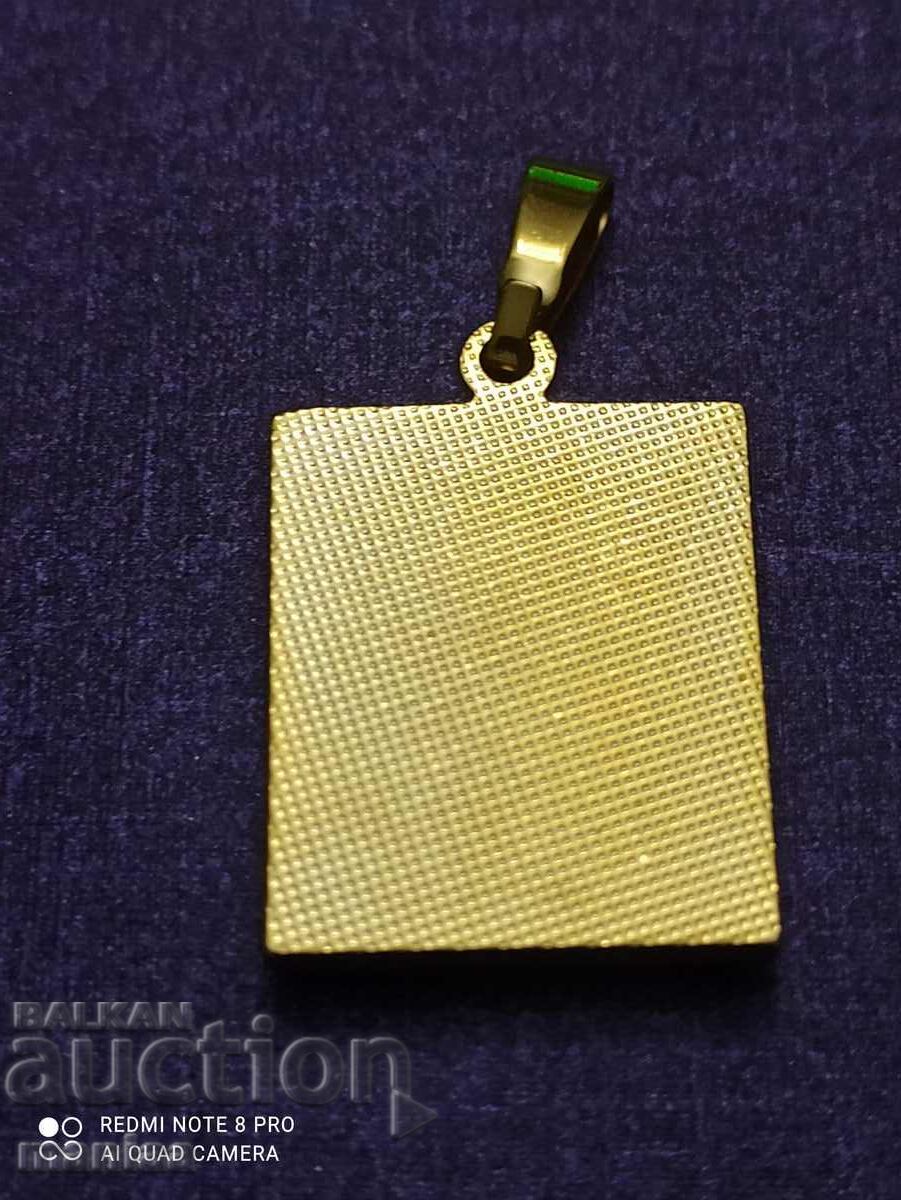 Beautiful pendant with gold plating with price 35.00 BGN | € 17.90 Beautiful pendant with gold plating with price 35.00 BGN | € 17.90