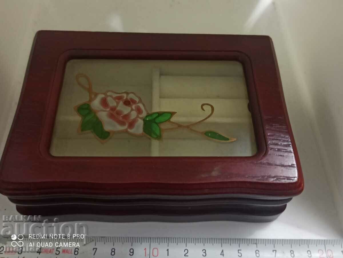 English wooden jewelry box English wooden jewelry box