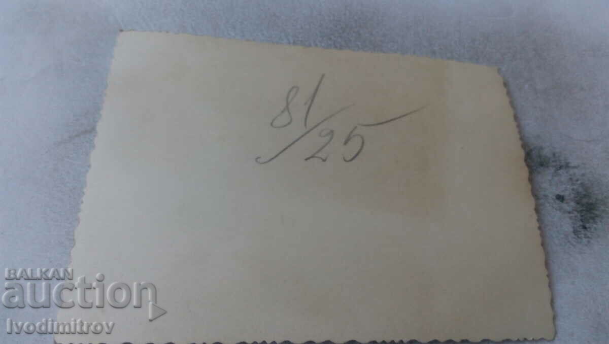 Φωτογραφία Σοφία Τρεις γυναίκες σε μια βόλτα με τιμή 1.65 BGN | € 0.84 Φωτογραφία Σοφία Τρεις γυναίκες σε μια βόλτα με τιμή 1.65 BGN | € 0.84