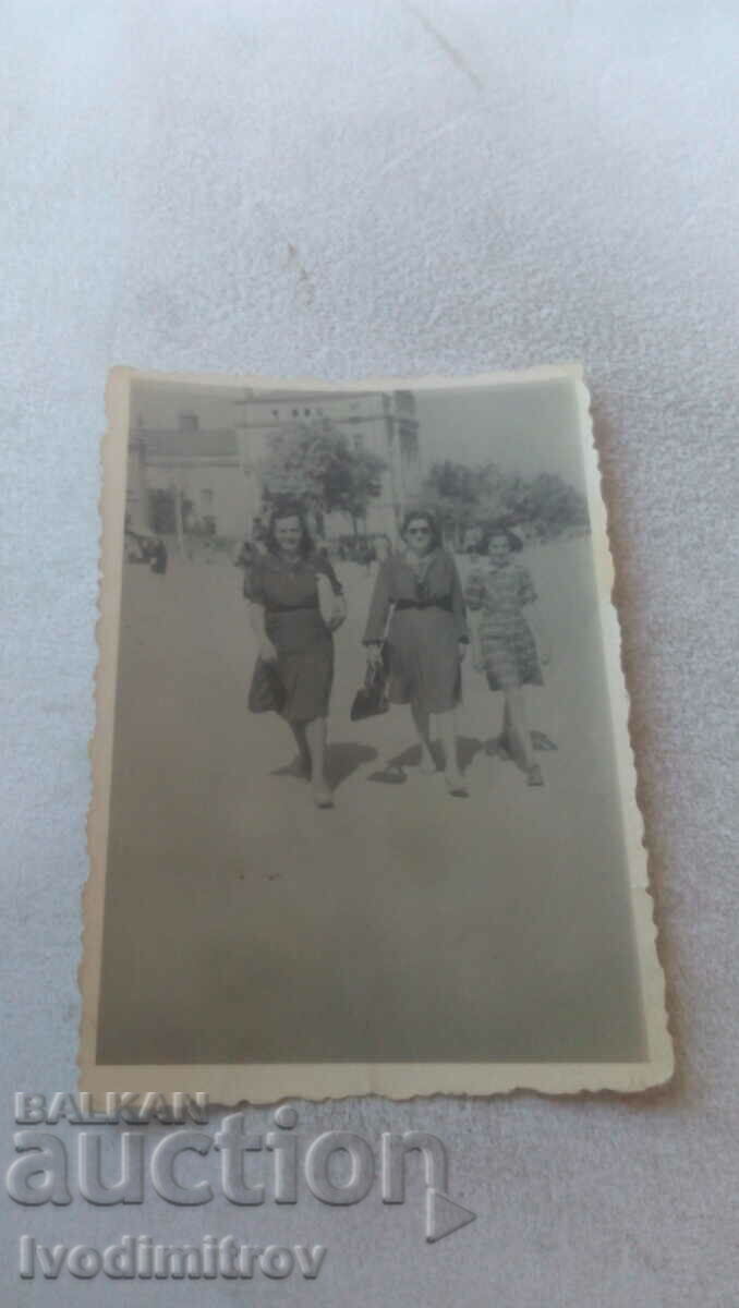 Photo Kyustendil Two women and a girl on a walk 1946