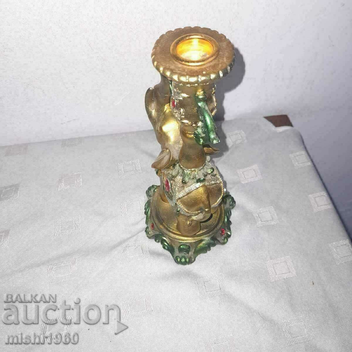 Candlestick with price 8.00 BGN | € 4.09 Candlestick with price 8.00 BGN | € 4.09
