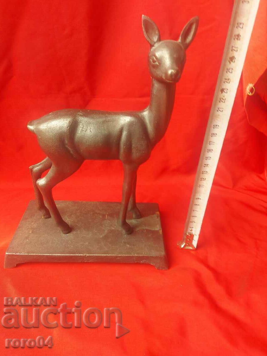 MASSIVE OLD BRONZE SCULPTURE with price € 411.99 | 805.79 BGN