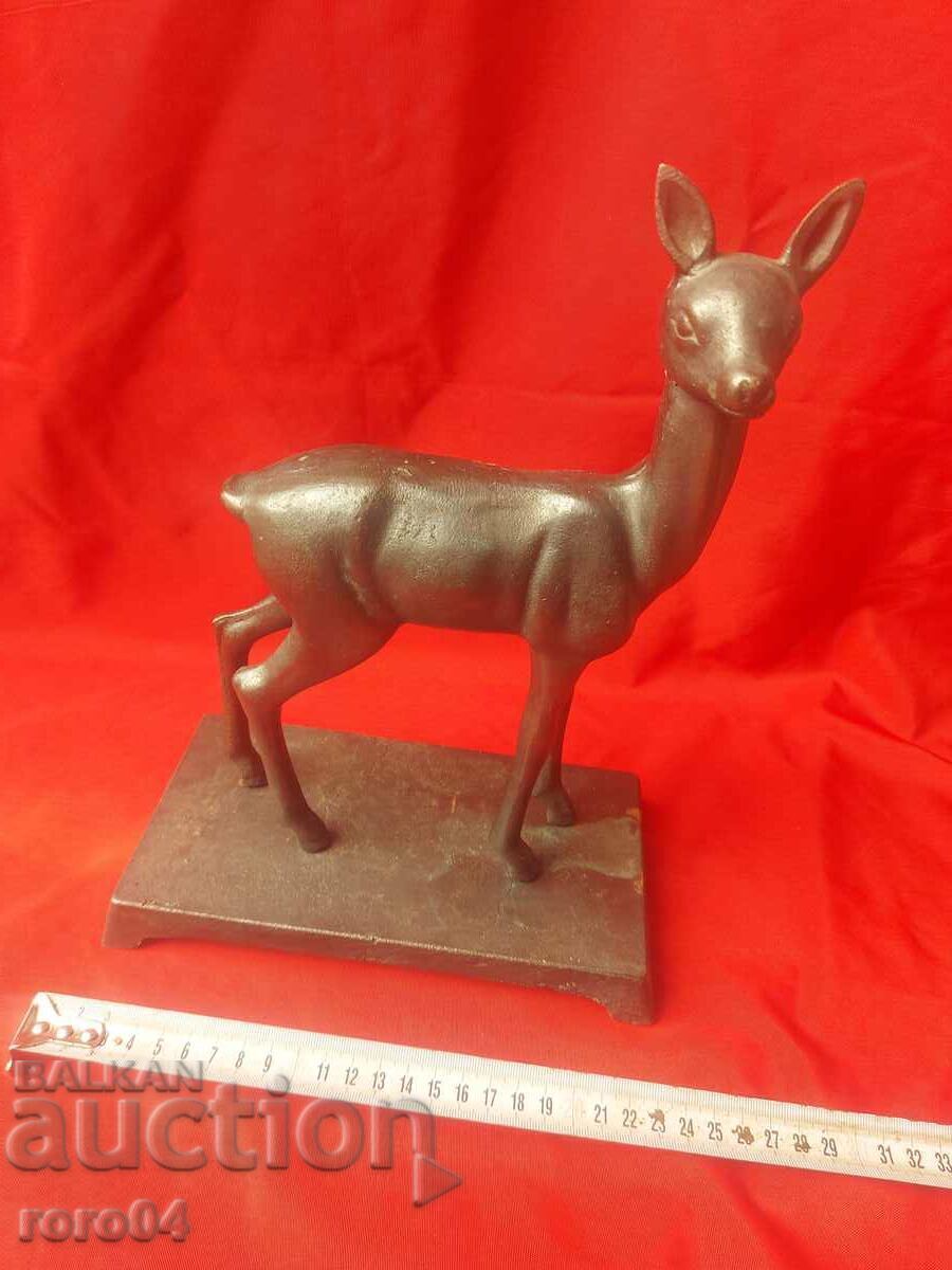 Auction  MASSIVE OLD BRONZE SCULPTURE
