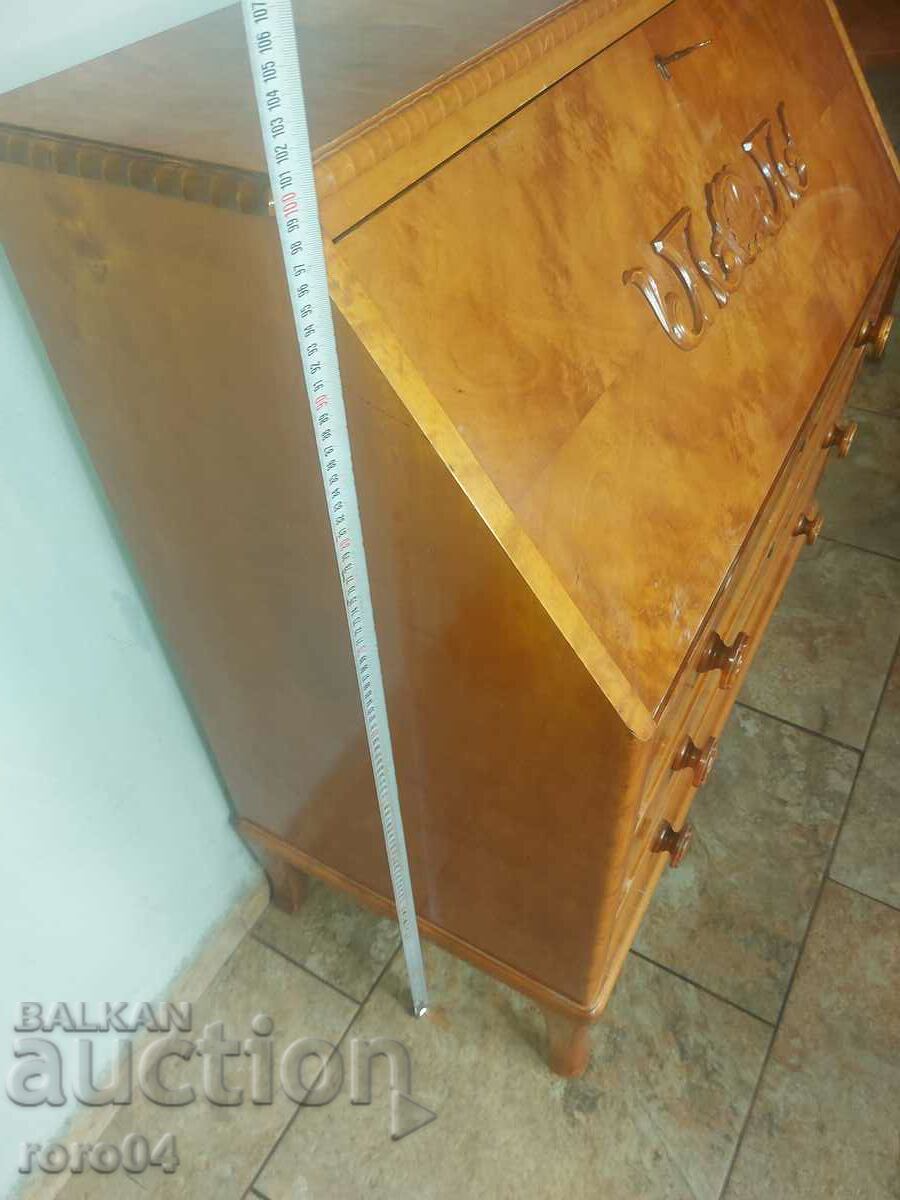 ΓΡΑΦΕΙΟ - ΓΡΑΜΜΑΤΕΑΣ ΓΥΝΑΙΚΩΝ - ΟΜΟΡΦΙΑ με τιμή 765.00 BGN | € 391.14