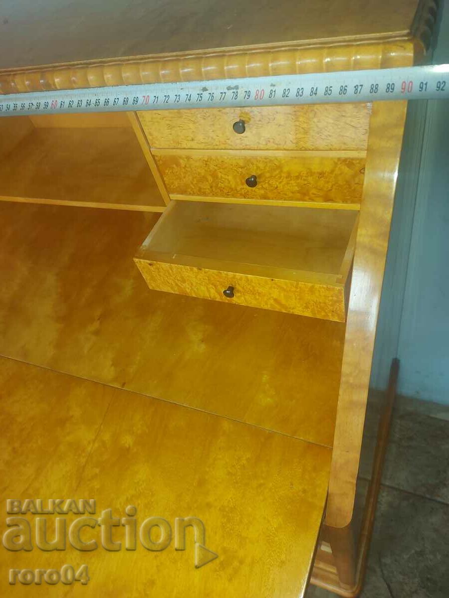 Δημοπρασία ΓΡΑΦΕΙΟ - ΓΡΑΜΜΑΤΕΑΣ ΓΥΝΑΙΚΩΝ - ΟΜΟΡΦΙΑ