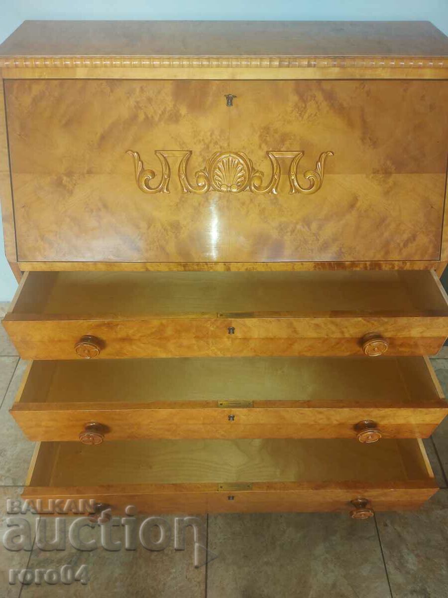 ΓΡΑΦΕΙΟ - ΓΡΑΜΜΑΤΕΑΣ ΓΥΝΑΙΚΩΝ - ΟΜΟΡΦΙΑ - 5