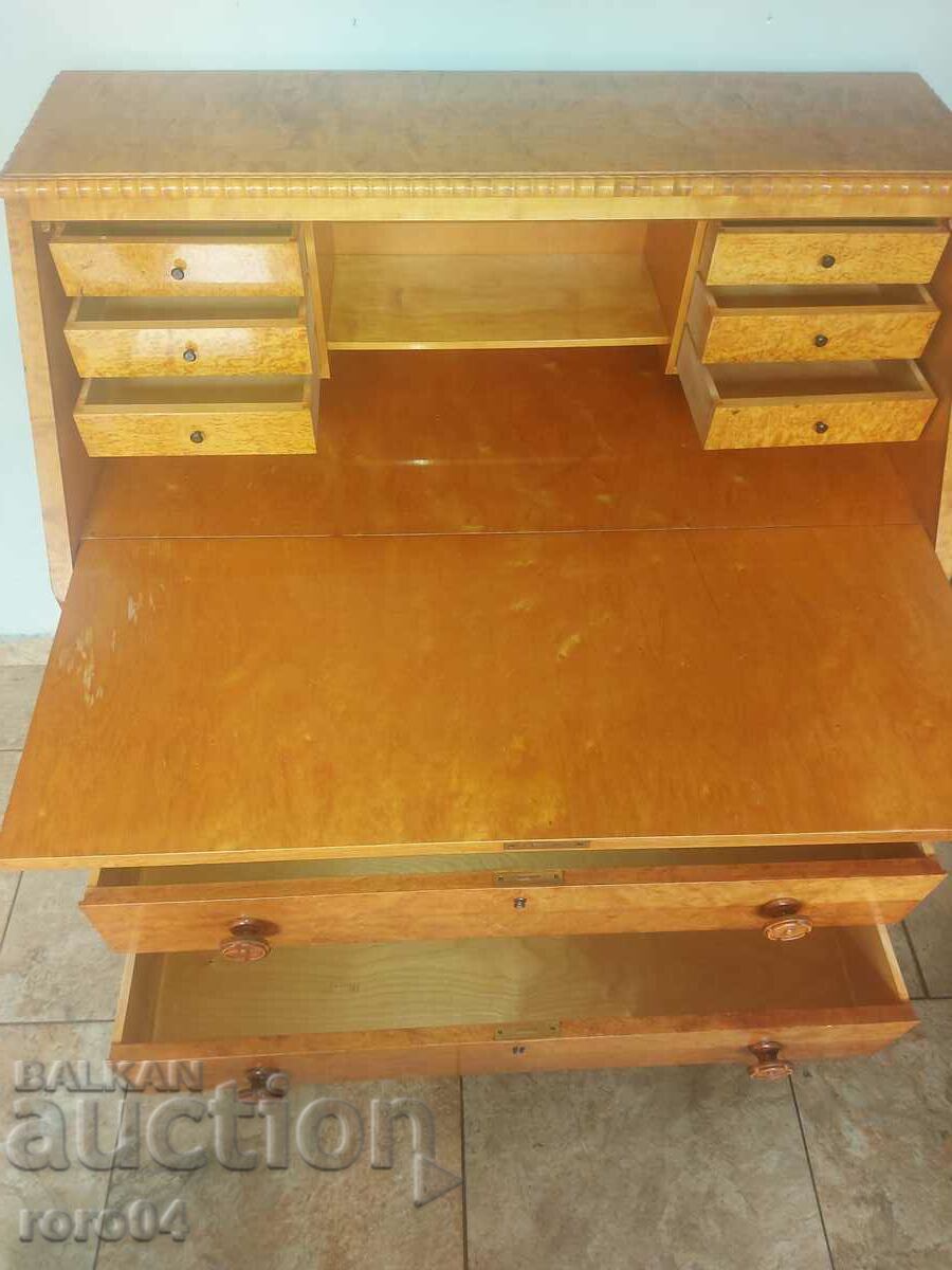 ΓΡΑΦΕΙΟ - ΓΡΑΜΜΑΤΕΑΣ ΓΥΝΑΙΚΩΝ - ΟΜΟΡΦΙΑ - 6