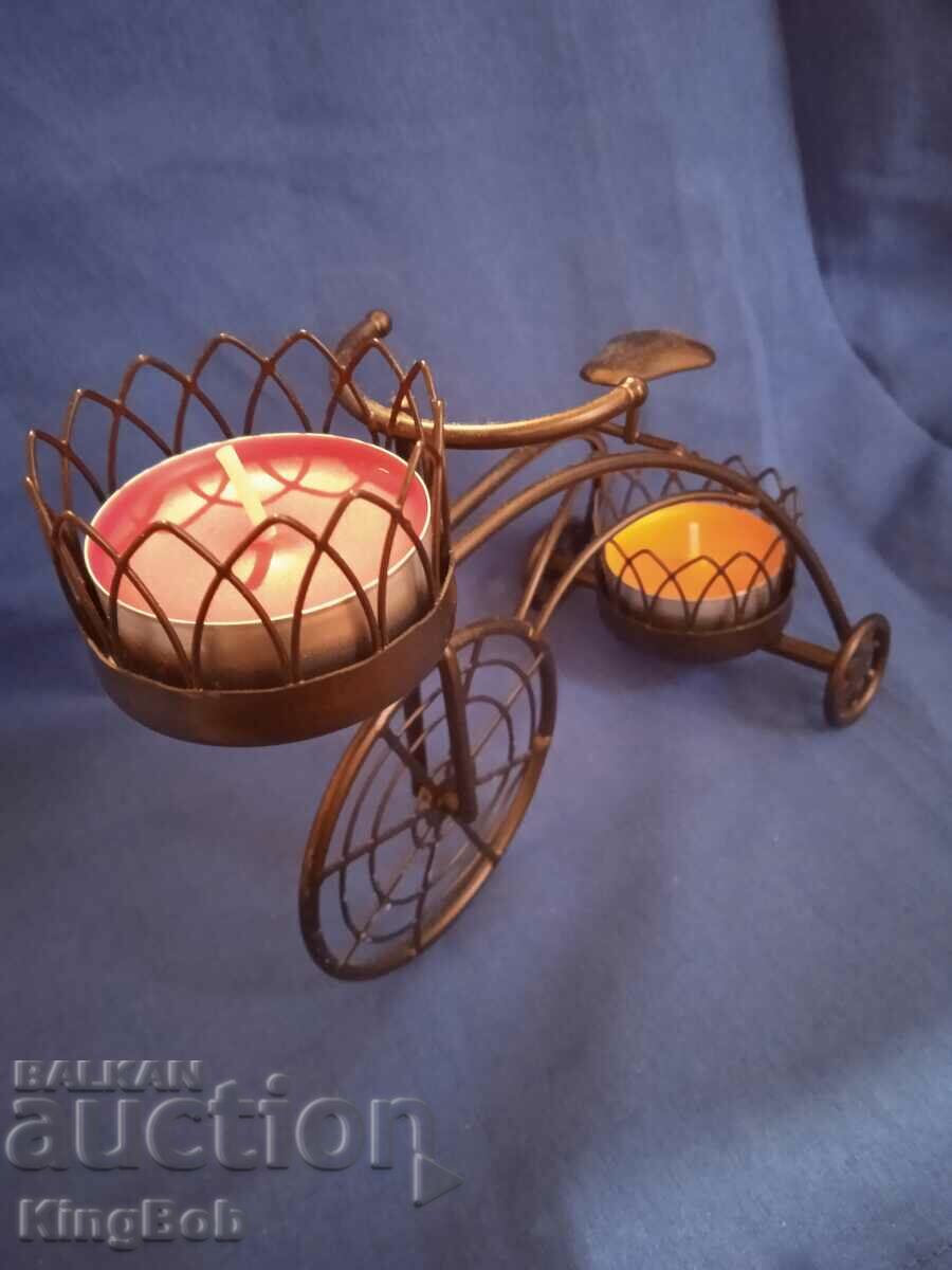 SFEMINAR FRUMOS METAL "ROATA RETRO" cu preț 12.00 BGN | € 6.14