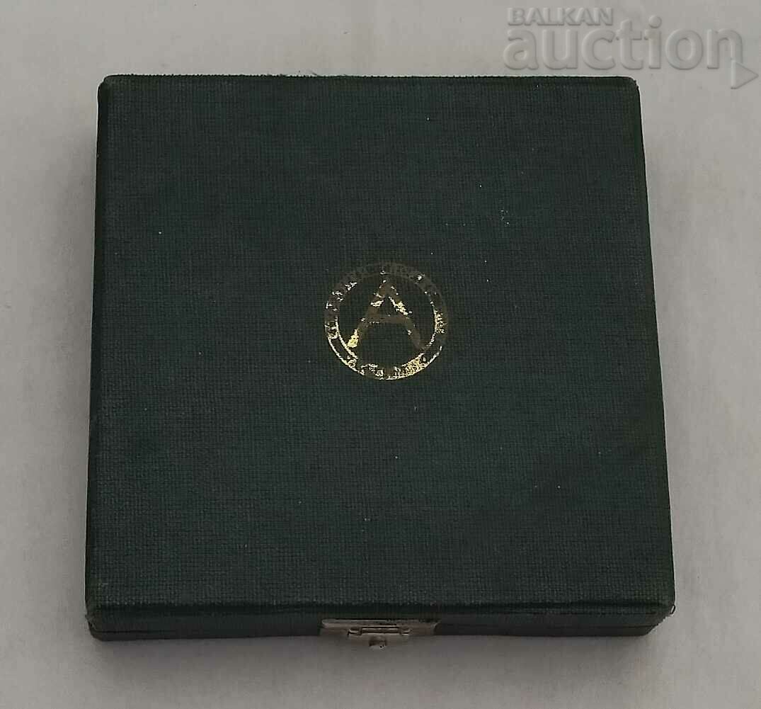 ACADEMIC COLLEGE GAMES PLAQUE MEDAL BOX - 6 ACADEMIC COLLEGE GAMES PLAQUE MEDAL BOX - 6