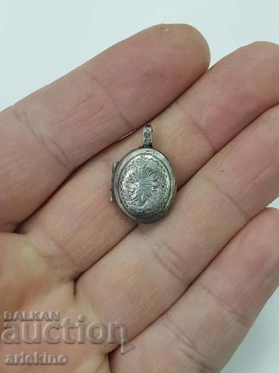 Delivery of Rare Russian Imperial Miniature Icon 84 BC. Delivery of Rare Russian Imperial Miniature Icon 84 BC.