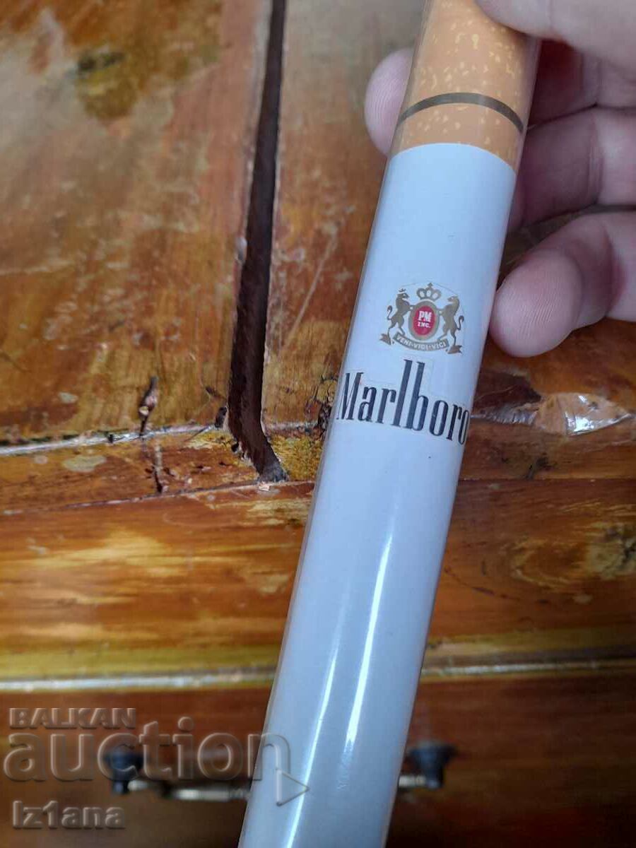 Marlboro souvenir cigarette - 5 Marlboro souvenir cigarette - 5