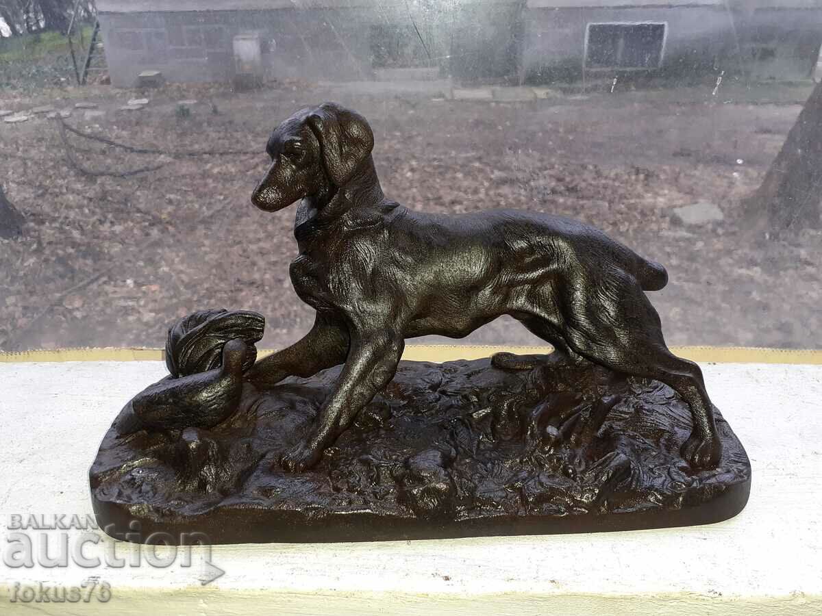 A wonderful statuette figure of a hunting dog in cast iron