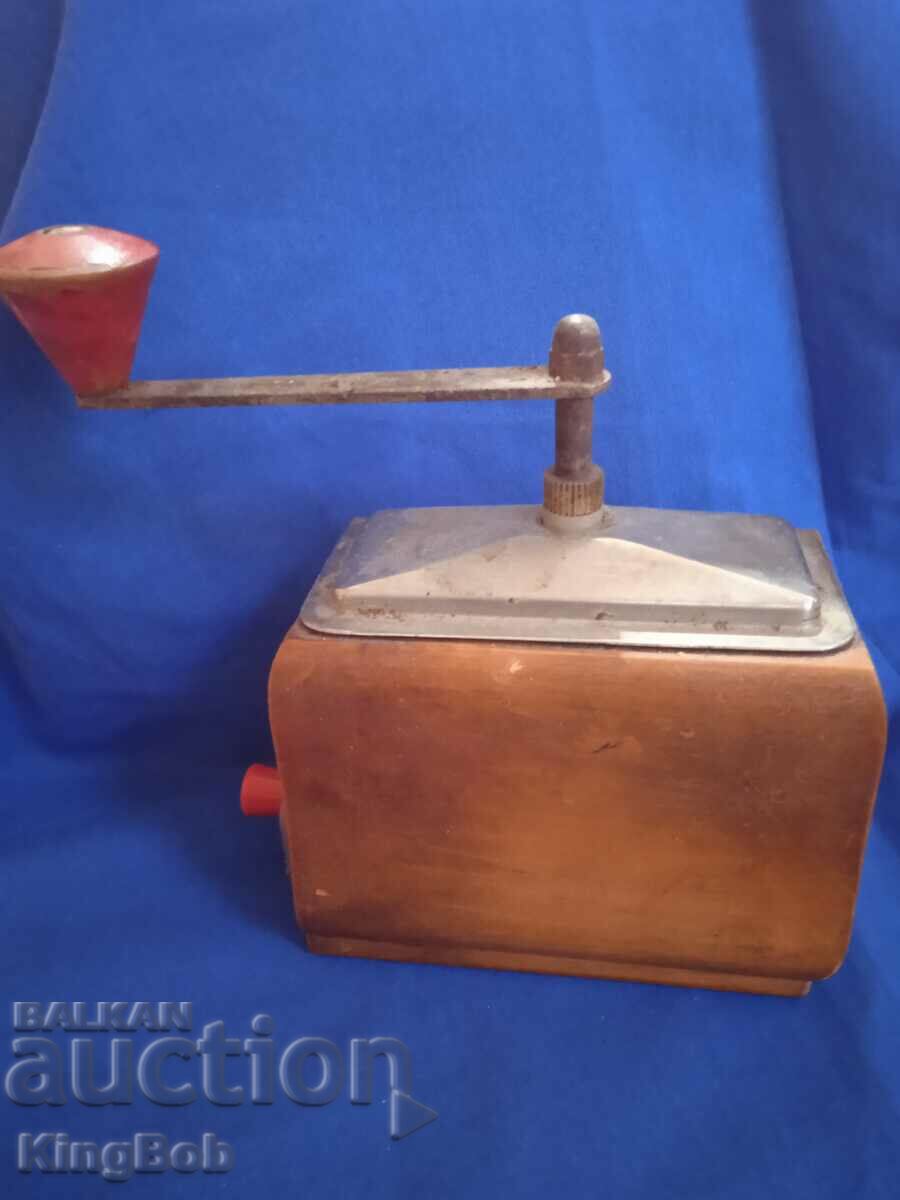 OLD GRINDER FOR COFFEE AND SPICES with price 25.00 BGN | € 12.78