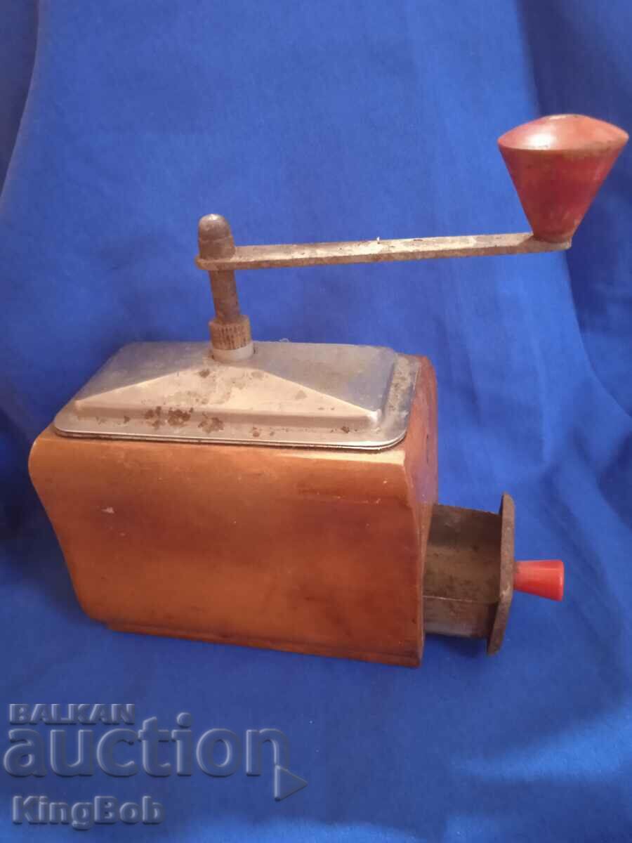Delivery of OLD GRINDER FOR COFFEE AND SPICES