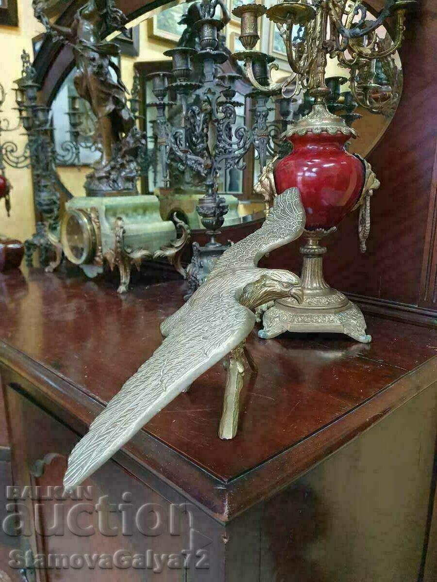 Antique English Bronze Figure Statuette Eagle with price 188.00 BGN | € 96.12 Antique English Bronze Figure Statuette Eagle with price 188.00 BGN | € 96.12