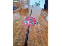 Buburuza veche din ceramica