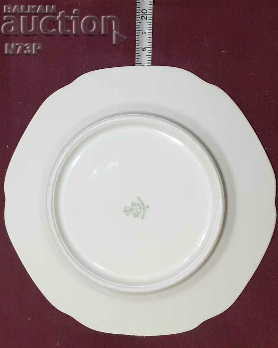 PLATĂ VECHE DE PORȚELAN. COLECTIE. MADE IN SUEDIA. cu preț 12.00 BGN | € 6.14