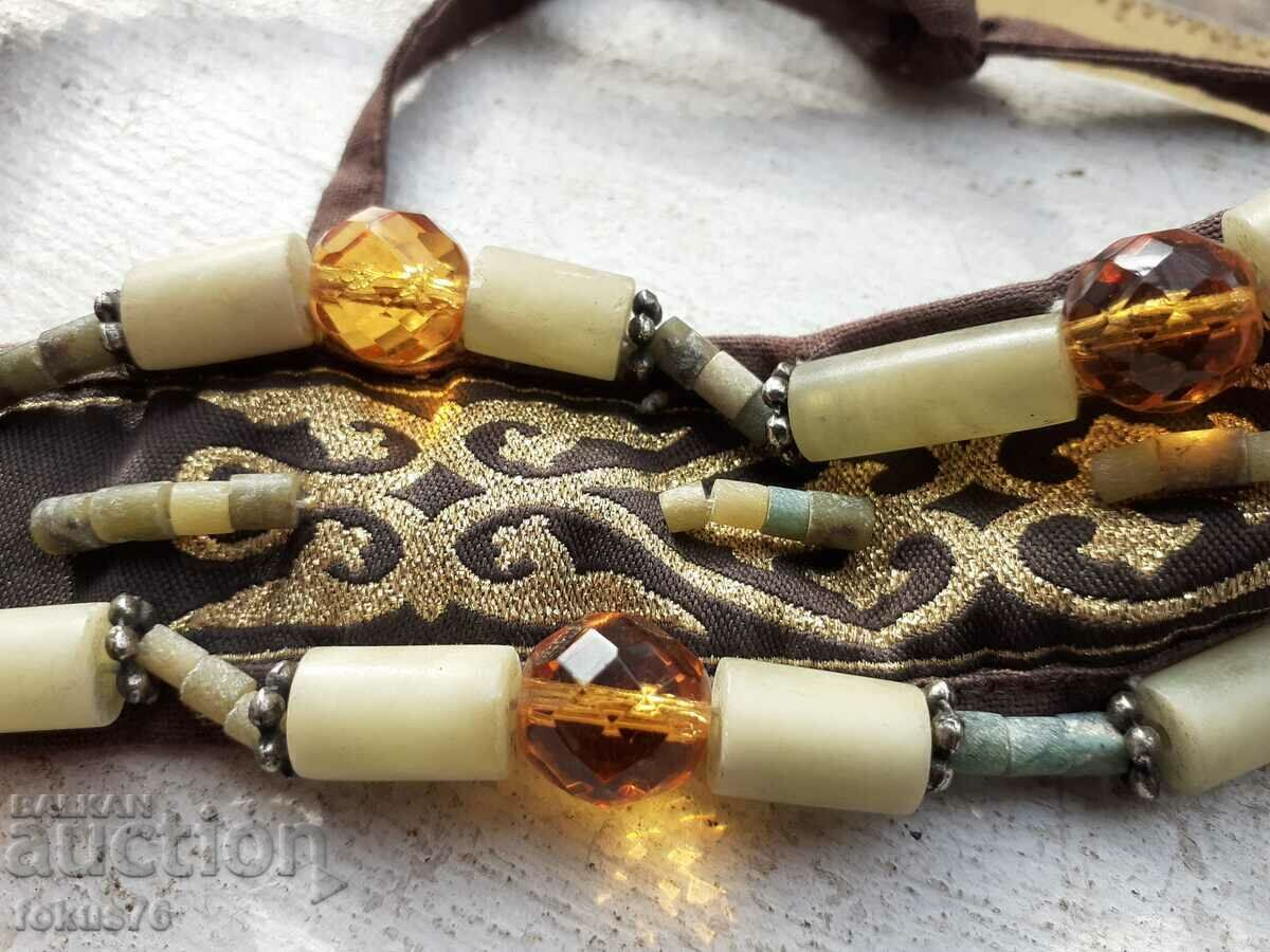 Auction  Old jewelry with costume stones