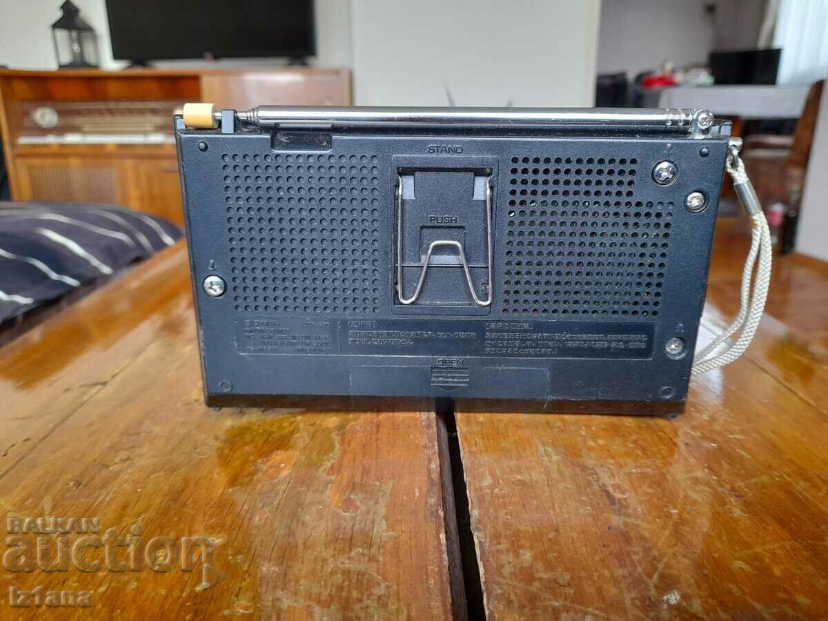 Auction  Old radio, SONY radio receiver