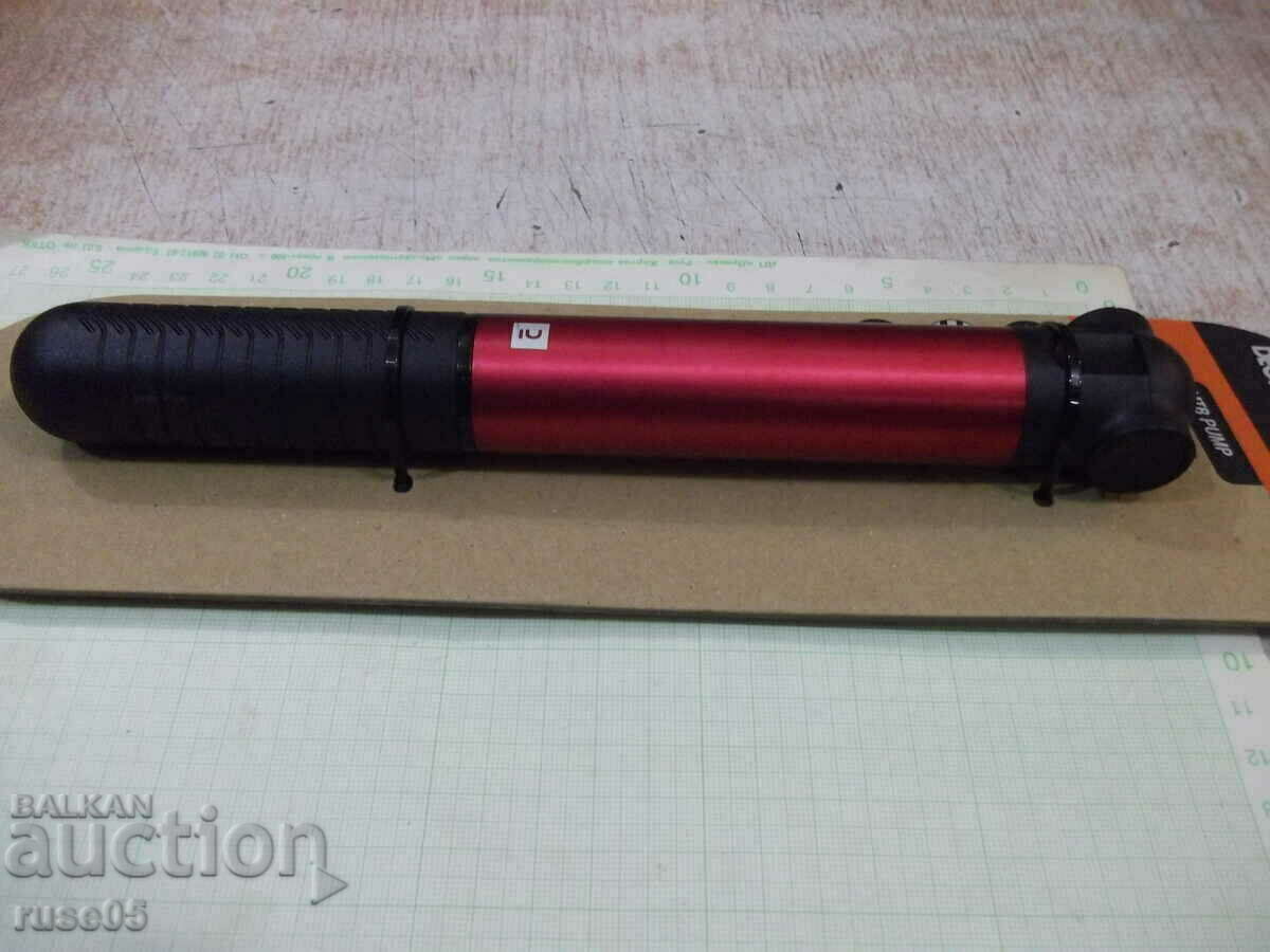 Delivery of Hand pump for mountain bike red new Delivery of Hand pump for mountain bike red new