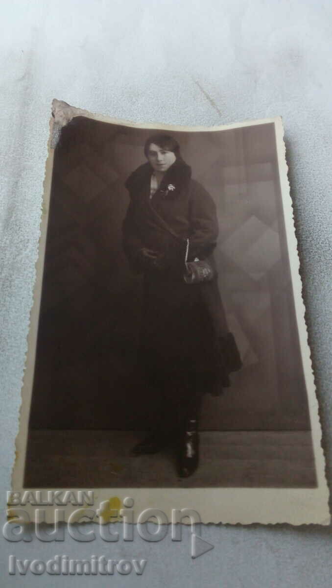 Photo Berkovitsa Woman with a black coat 1934