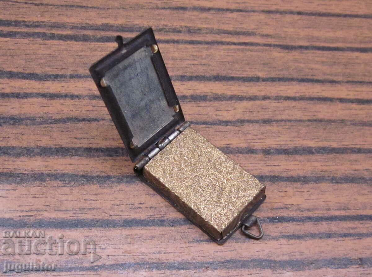 Delivery of old Bulgarian religious box pendant Saint Ivan of Rila Delivery of old Bulgarian religious box pendant Saint Ivan of Rila