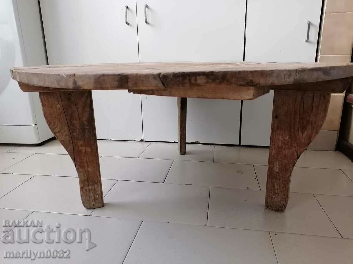 Licitație de masă renascentist, lemn, sofra moneyed platou albastru Licitație de masă renascentist, lemn, sofra moneyed platou albastru