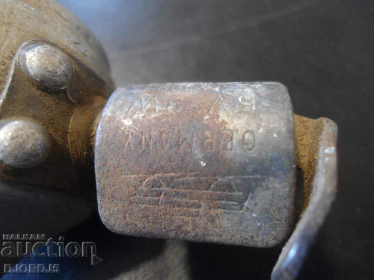 Delivery of Old German dynamo