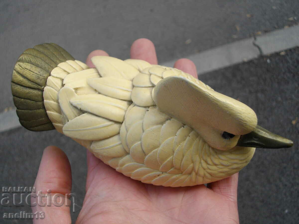 Delivery of OLD FIGURE BIRD Delivery of OLD FIGURE BIRD