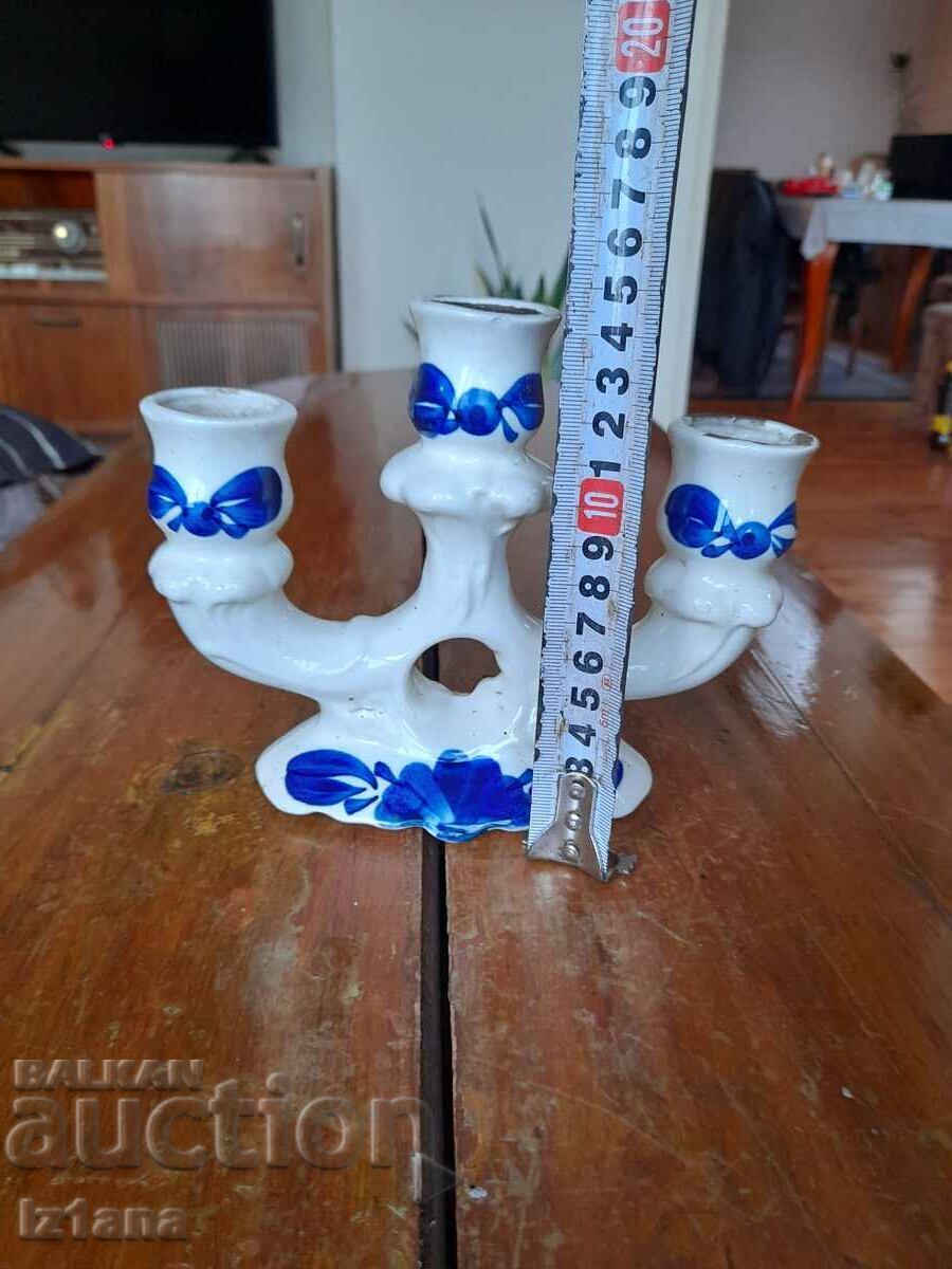 Livrarea Sfeșnic vechi de porțelan