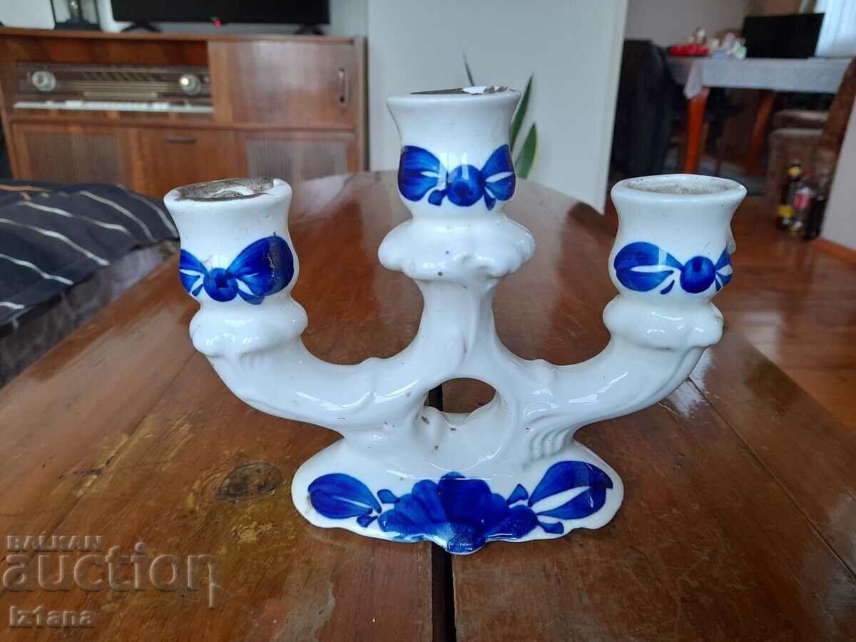 Sfeșnic vechi de porțelan