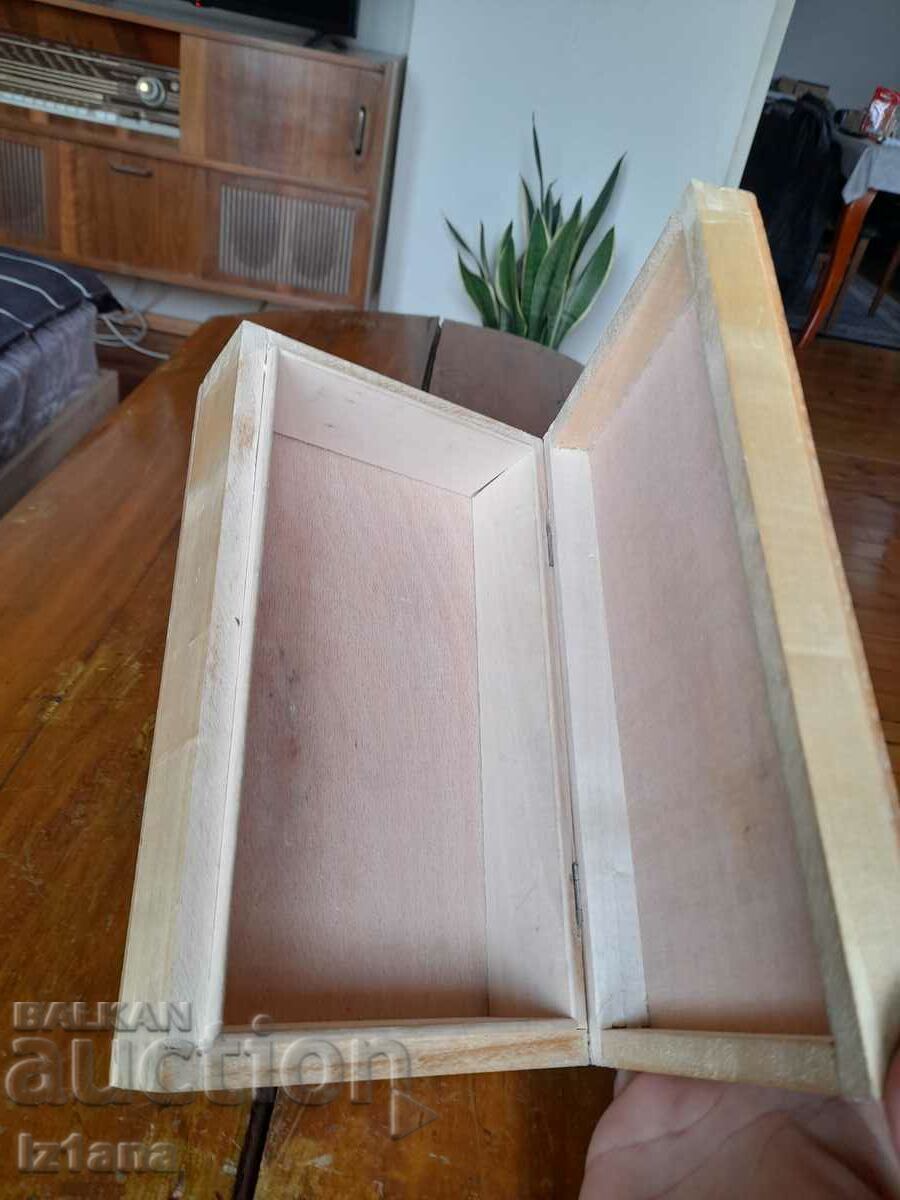 Old wooden box, toilet kit, Hristo Botev - 6