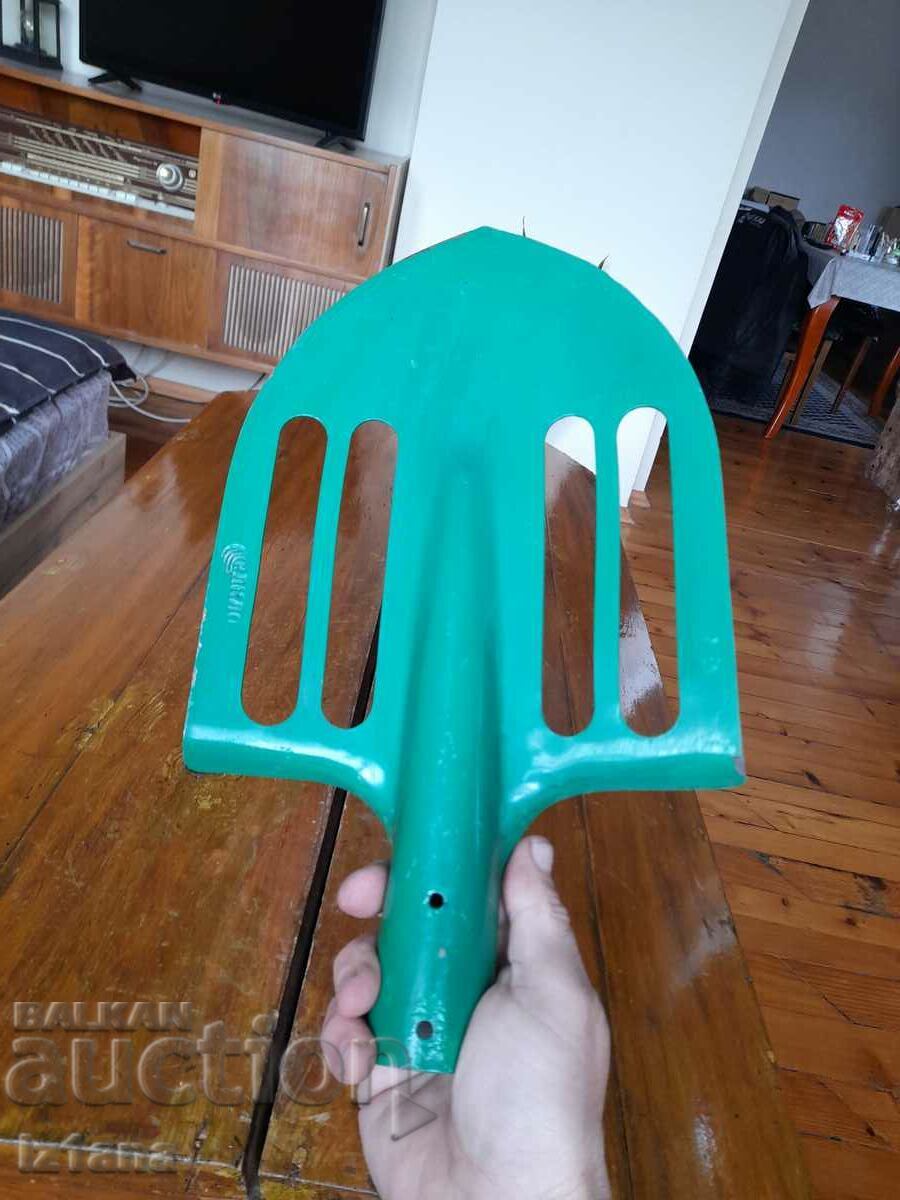 Стара права лопата,бел,кюрек с цена 38.00 лв. | € 19.43 Стара права лопата,бел,кюрек с цена 38.00 лв. | € 19.43