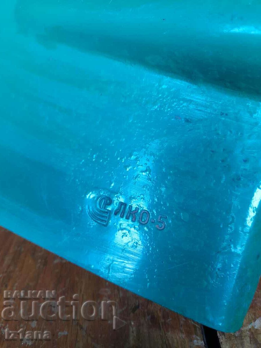 Delivery of Old right shovel, spade, pickaxe Delivery of Old right shovel, spade, pickaxe