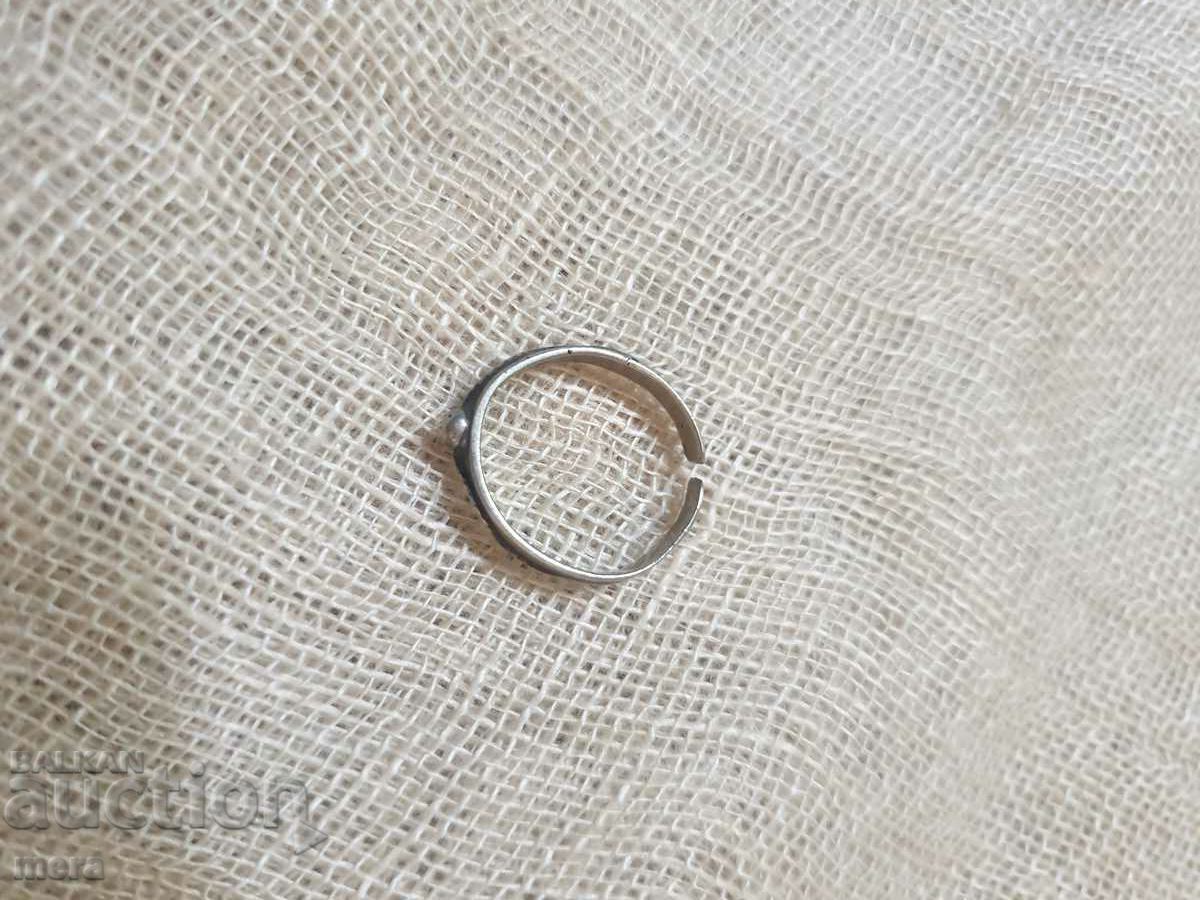 Inel de argint antic cu preț 12.00 BGN | € 6.14