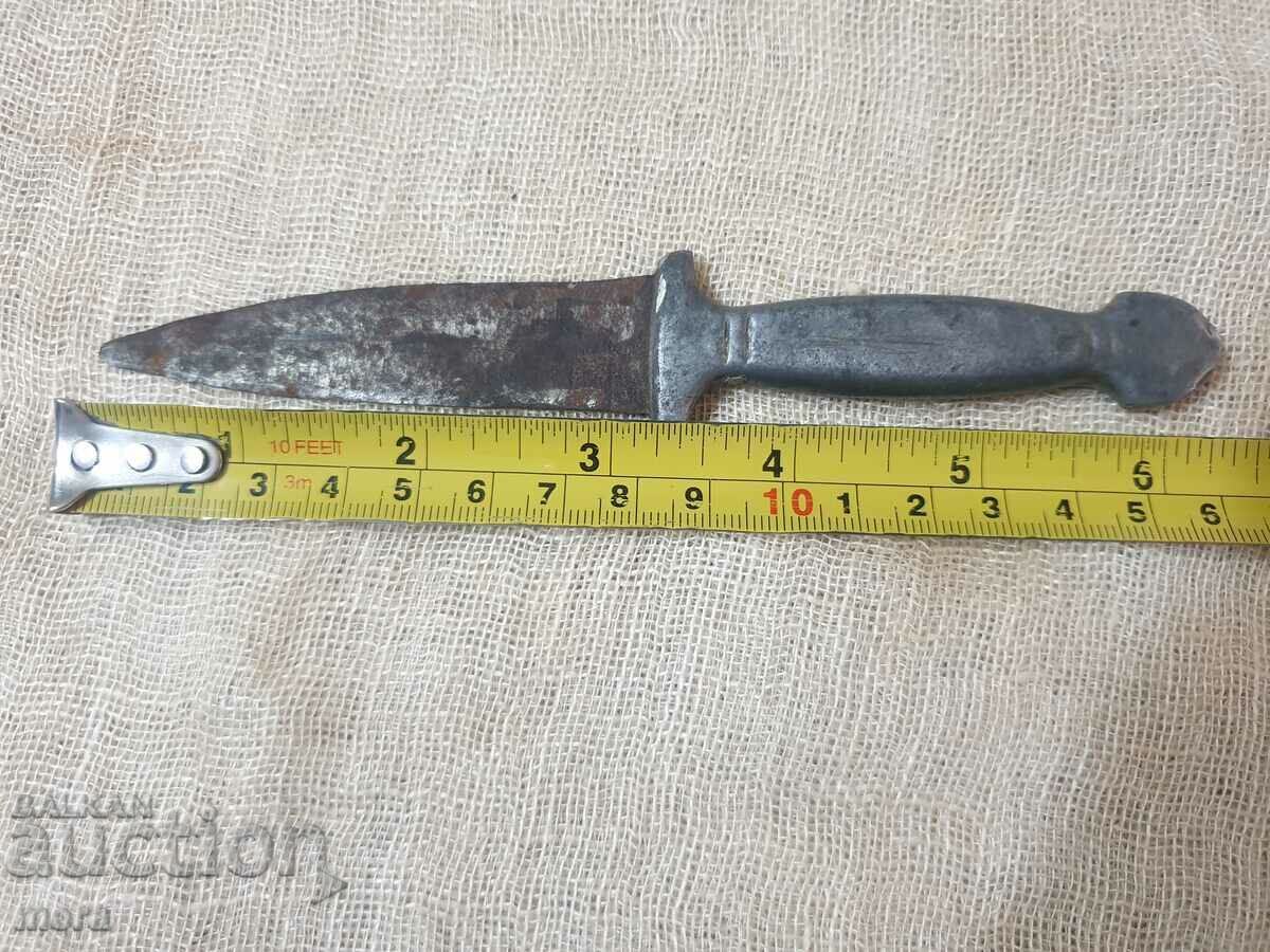 Delivery of A small bachelor pad Delivery of A small bachelor pad