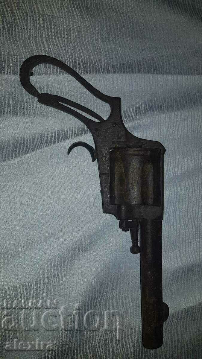 Pistol Pishtov Revolver with price 800.00 BGN | € 409.03 Pistol Pishtov Revolver with price 800.00 BGN | € 409.03