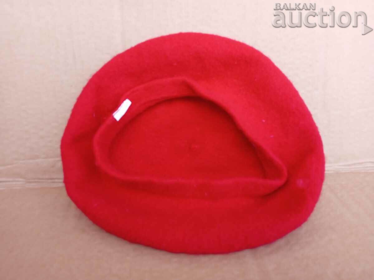 червена барета - 5 червена барета - 5