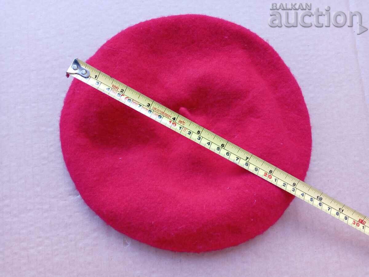 червена барета - 6 червена барета - 6