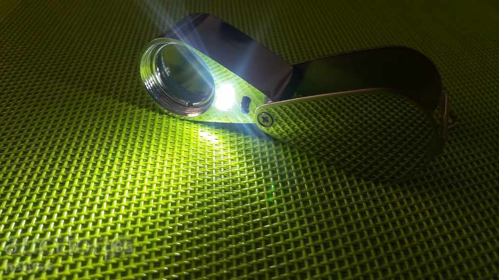 Licitație Jewellery crom Zoom Marire de 30 de ori + luminător Licitație Jewellery crom Zoom Marire de 30 de ori + luminător