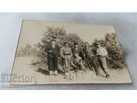 Imagine Șapte vânători pe câmp